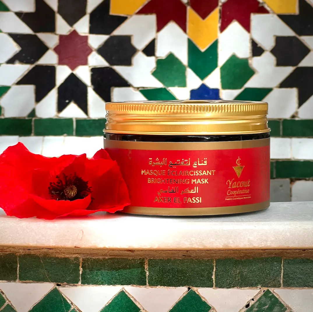 Mascarilla iluminadora de Aker Fassi